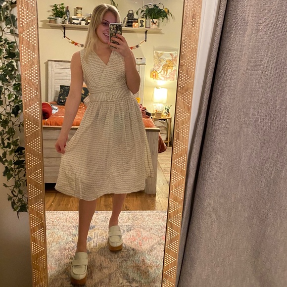 Vintage Dresses & Skirts - Vintage 1980s Beth Jordan White Floral Belted Pleated Dress